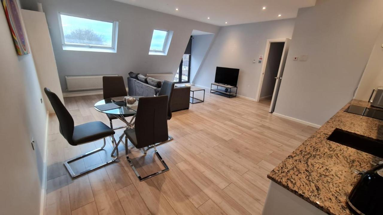 Zen Quality Flats: Cozy Heathrow Accommodations Hounslow Exterior photo