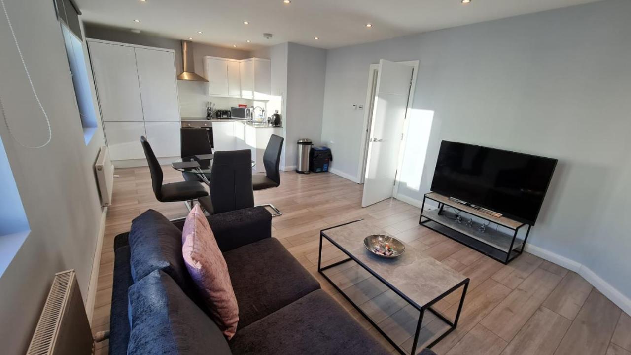 Zen Quality Flats: Cozy Heathrow Accommodations Hounslow Exterior photo